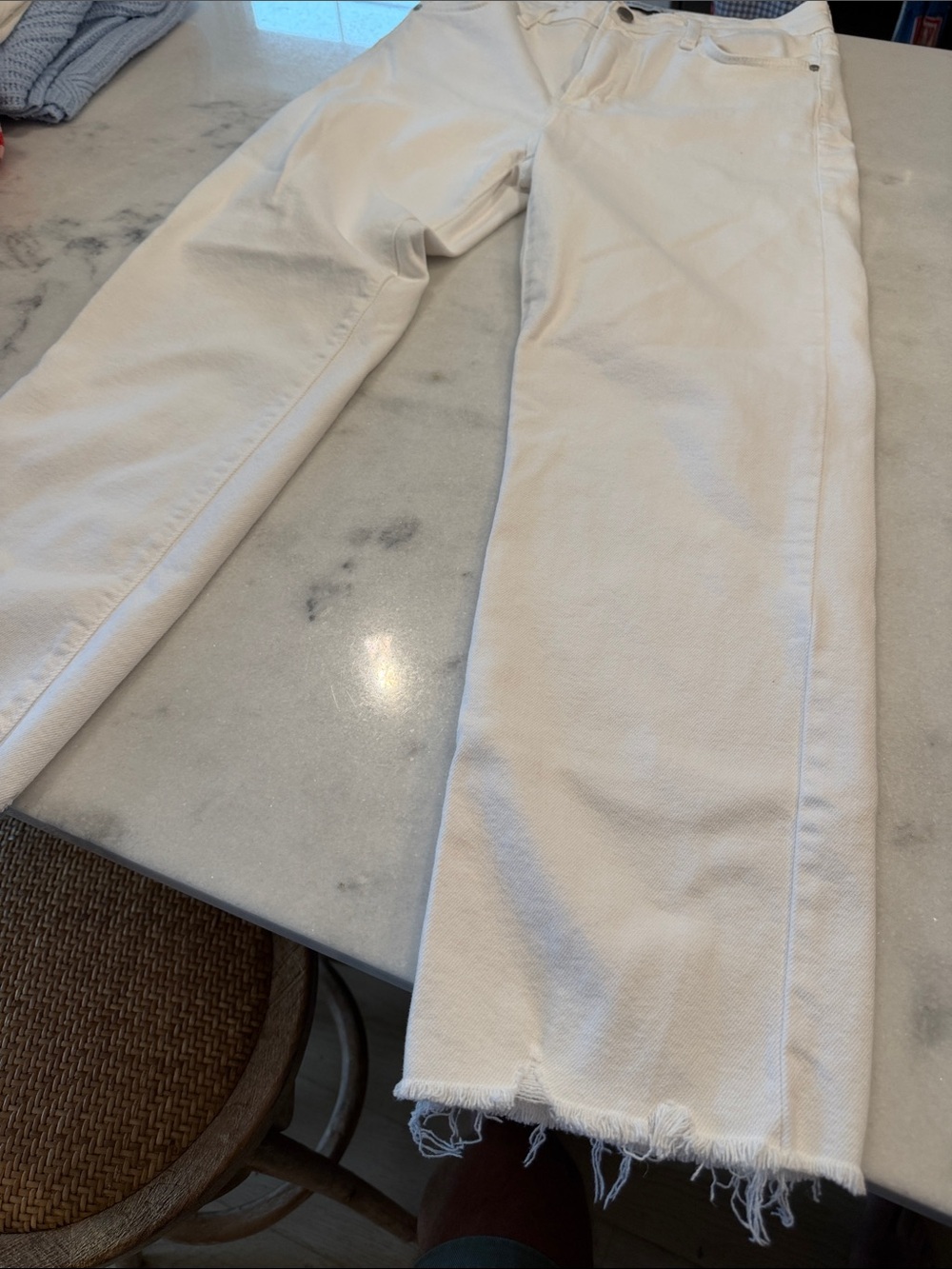 Just Black Women's White Straight Jeans with Raw Hem